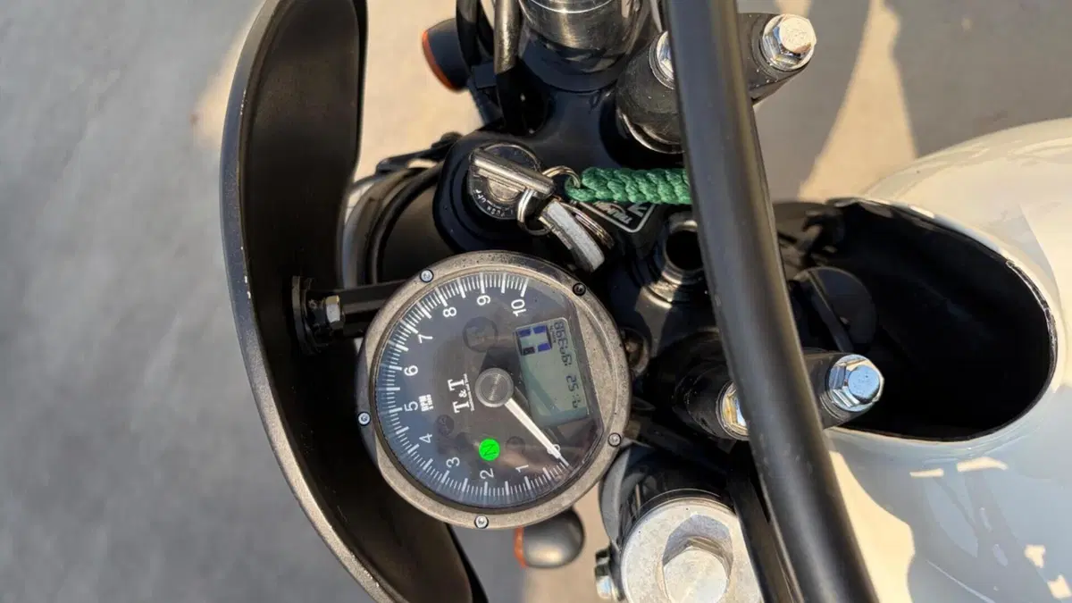 Honda NX 650 Dominator (1988 - 90)  (3)