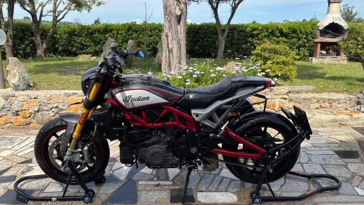 Indian FTR 1200 R Carbon (2021 - 25) 