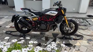 Indian FTR 1200 R Carbon (2021 - 25)  (2)
