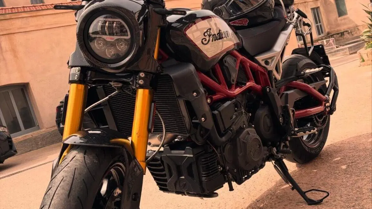 Indian FTR 1200 R Carbon (2021 - 25)  (4)