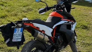 KTM 890 Adventure R (2022)  (2)