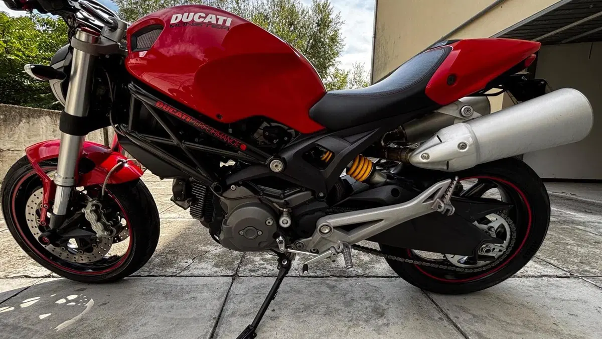 Ducati Monster 696 Plus (2007 - 14)  (5)