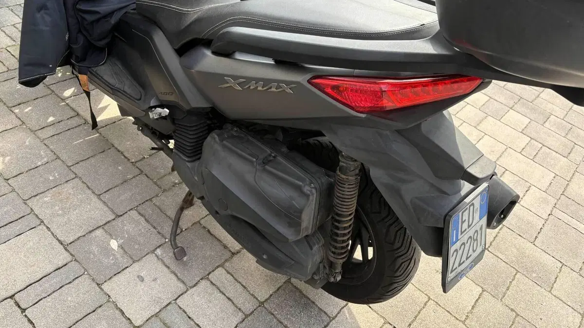 Yamaha X-Max 400 ABS (2013 - 16)  (3)