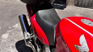 Honda VFR 800 (1998 - 01)  (13)