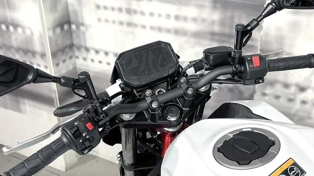 Kawasaki Z 500 SE (2024 - 26)  (6)