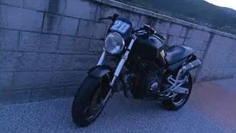 Ducati Monster 600 Dark (1998 - 01) usata