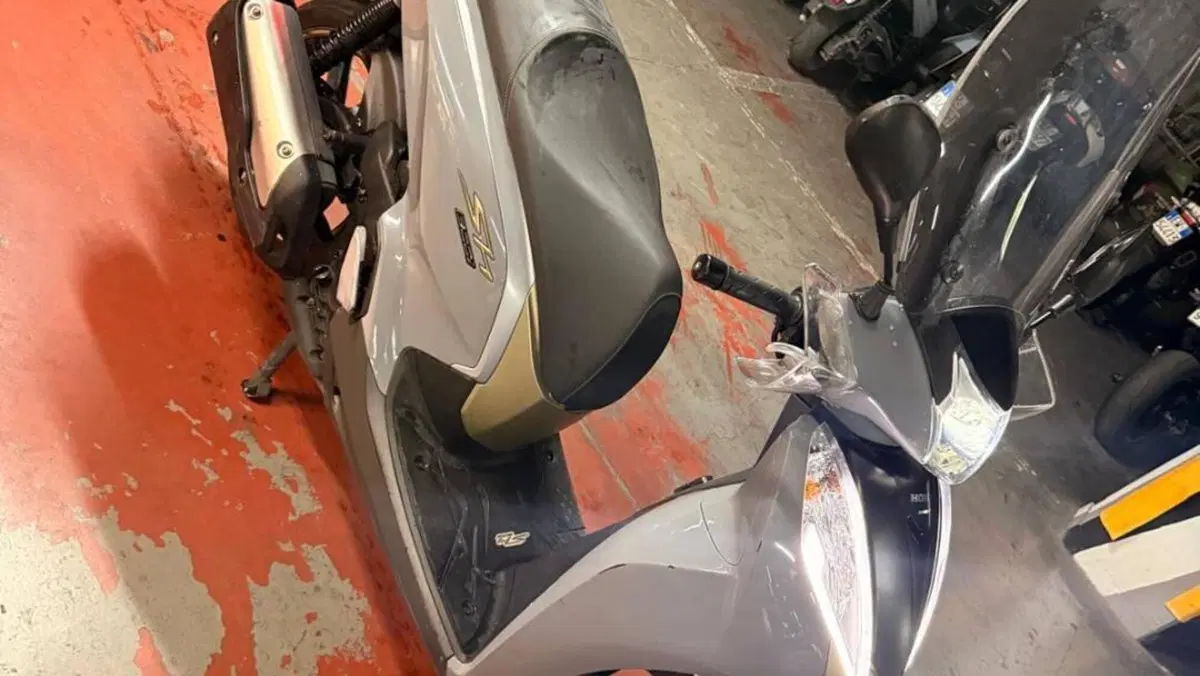 Honda SH 300 i Sport ABS (2018 - 20)  (2)
