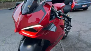 Ducati Panigale V2 (2021 - 24)  (2)
