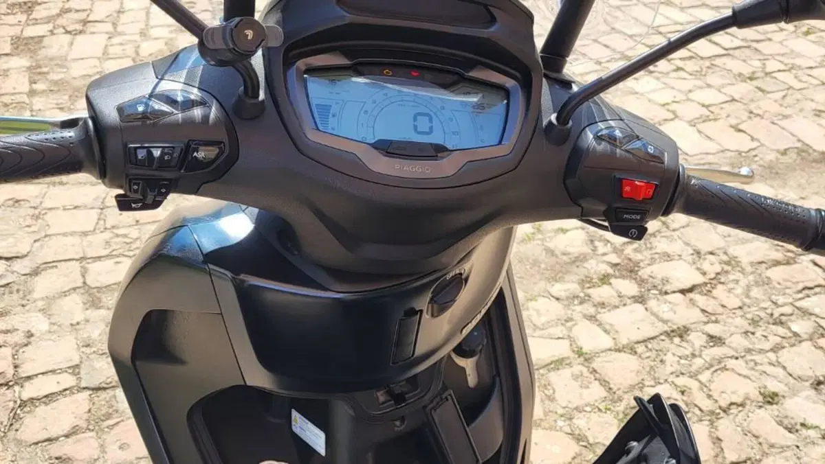 Piaggio Beverly 400 S ABS-ASR (2021 - 24)  (4)