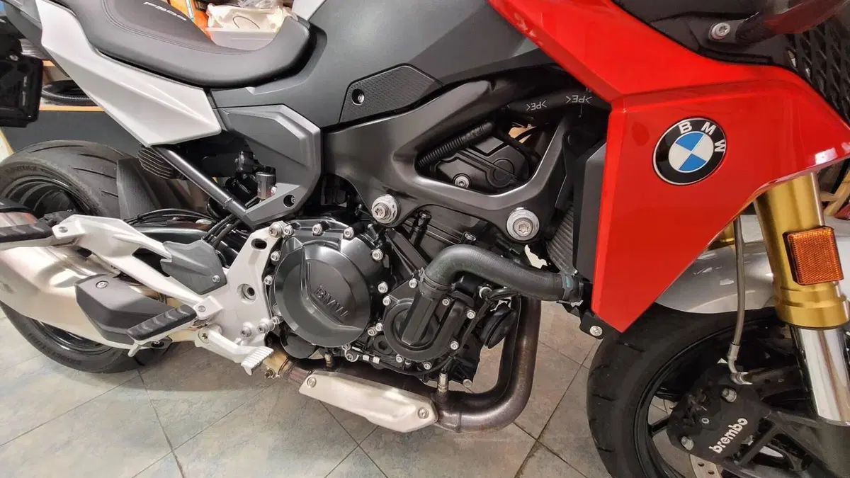 Bmw F 900 R (2021 - 24)  (4)