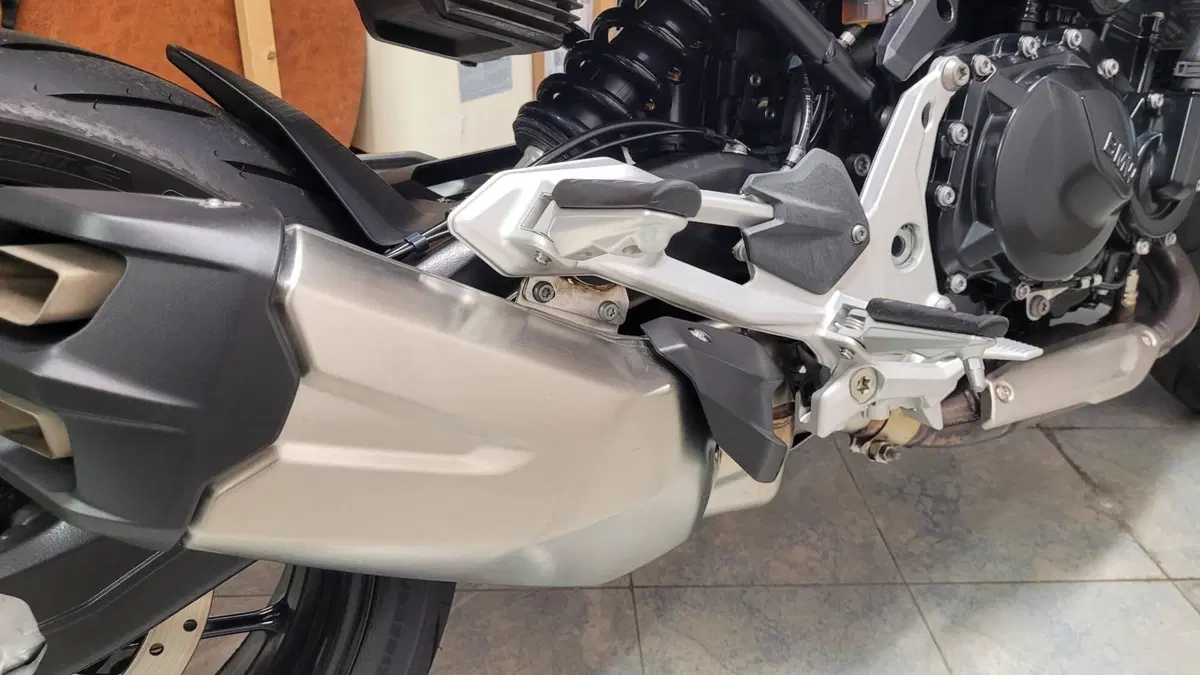 Bmw F 900 R (2021 - 24)  (9)