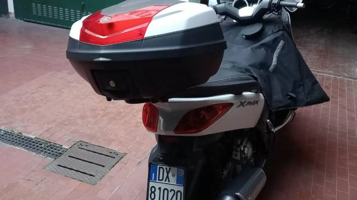 Yamaha X-Max 250 ABS (2011 - 13)  (4)