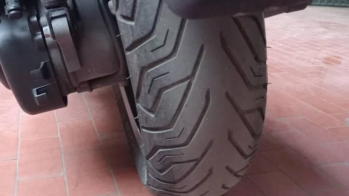Yamaha X-Max 250 ABS (2011 - 13)  (7)