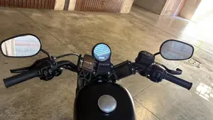 Harley-Davidson 883 Iron (2014 - 16) - XL 883N  (6)