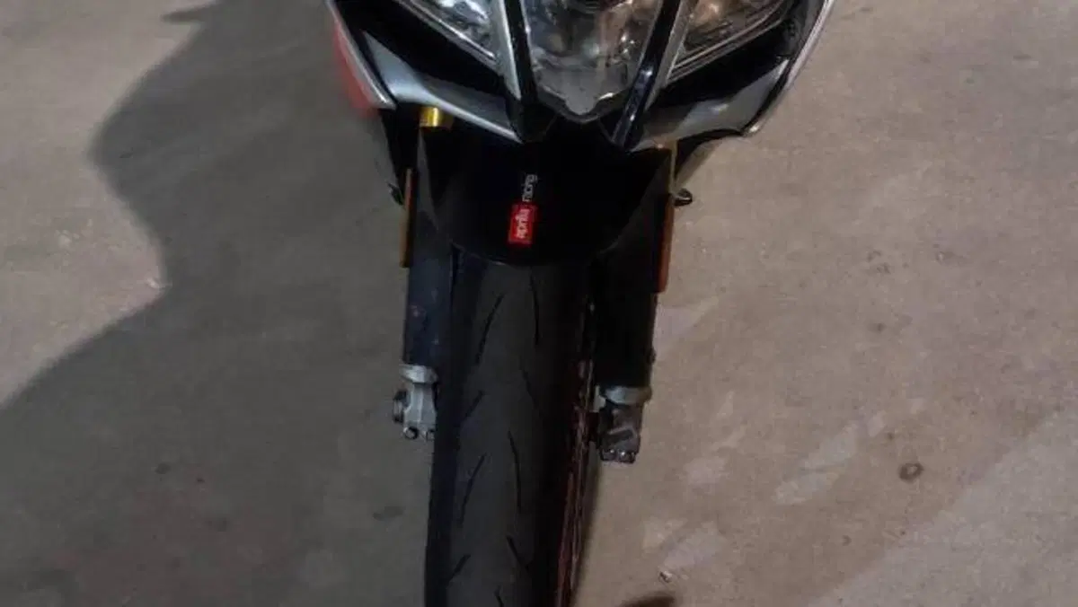 Aprilia RSV4 RF (2017 - 19)  (2)