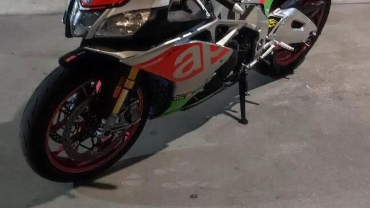 Aprilia RSV4 RF (2017 - 19)  (3)