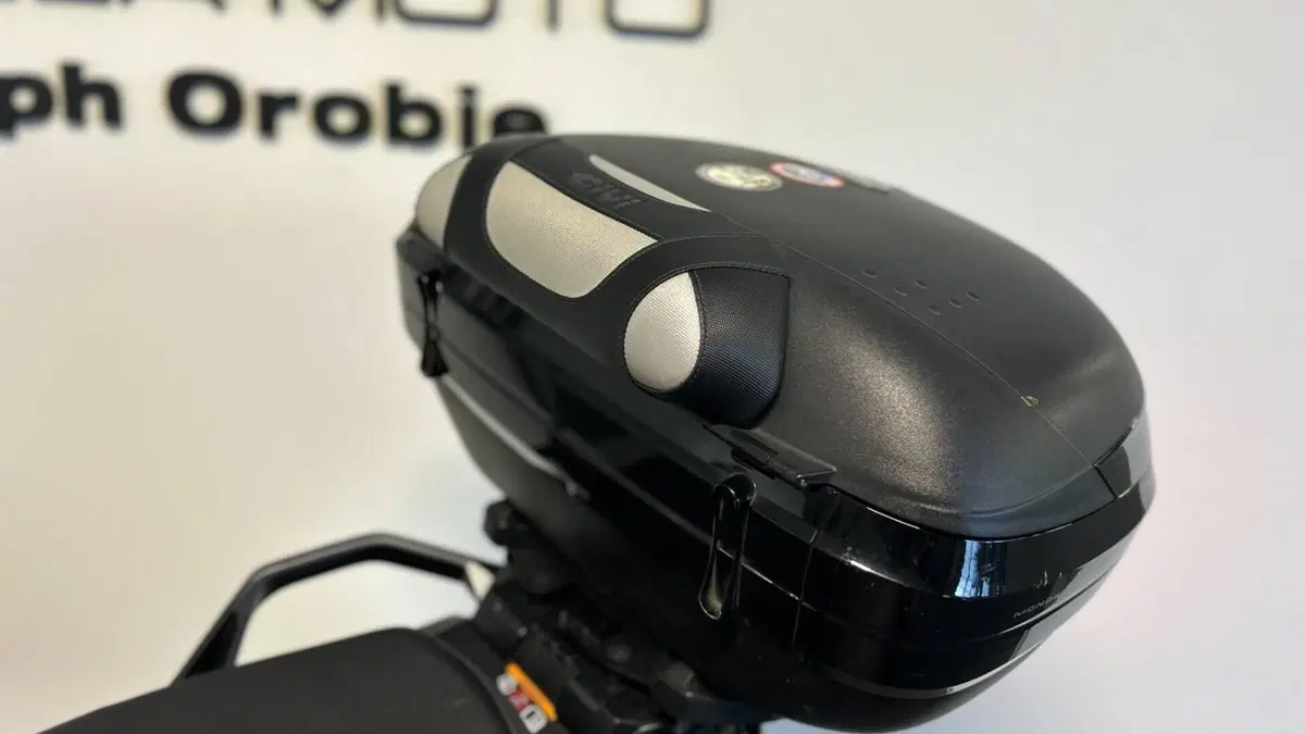 Suzuki V-Strom 650 (2021 - 25)  (9)