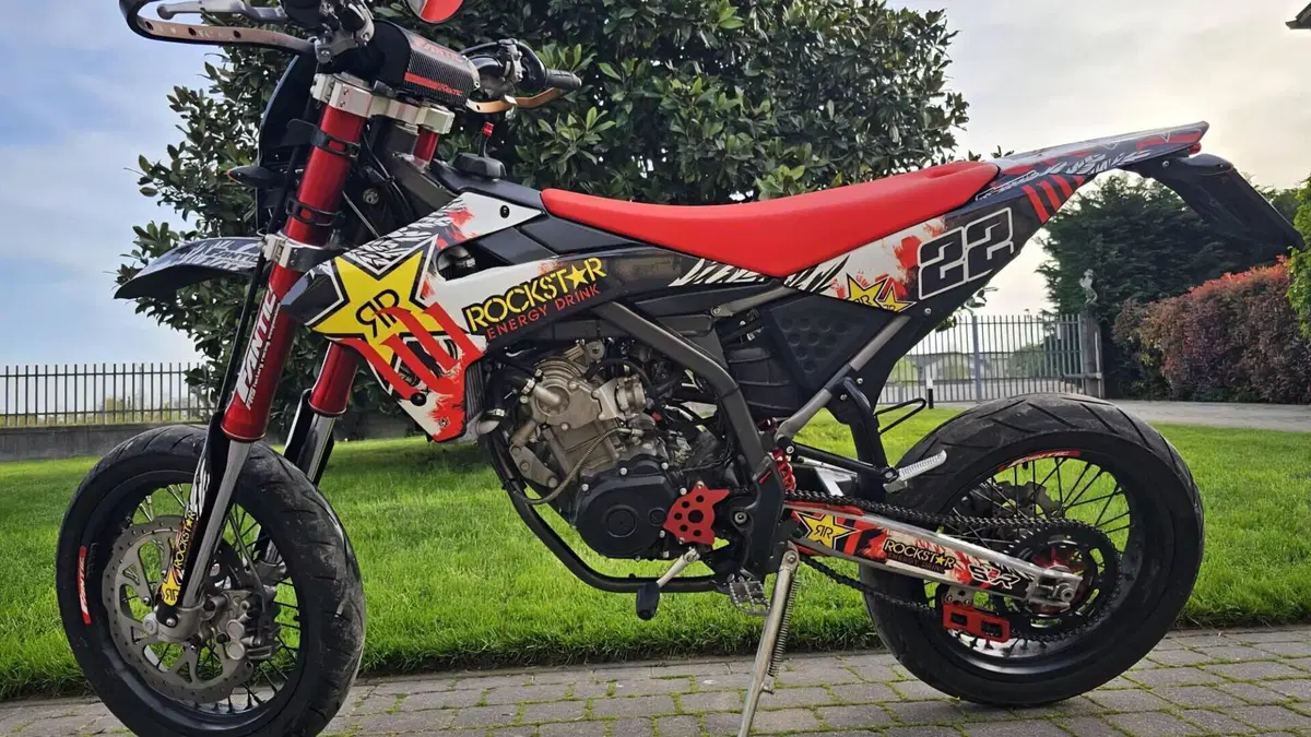 Fantic Motor Motard 125 Competition 4t (2020)  (2)