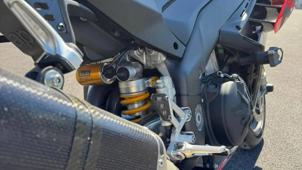 Aprilia RSV4 1100 Factory (2021 - 24)  (7)