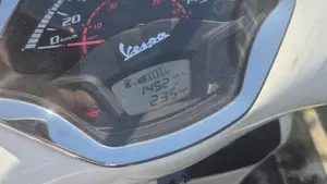 Vespa GTS 300 Super Sport Hpe (2021 - 22)  (3)