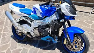 Aprilia Tuono 1000 R (2006 - 10)  (2)