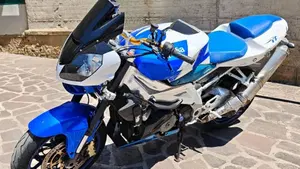 Aprilia Tuono 1000 R (2006 - 10)  (4)