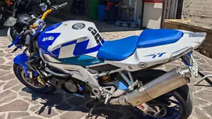 Aprilia Tuono 1000 R (2006 - 10)  (5)