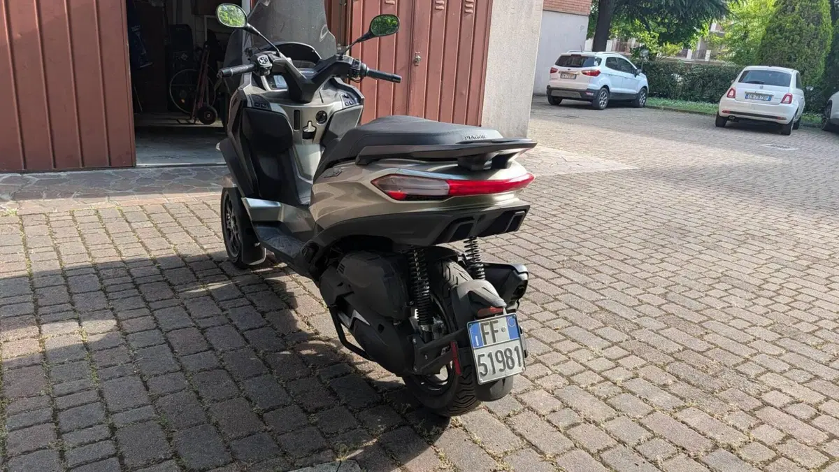Piaggio MP3 400 ABS Hpe (2023 - 25)  (2)