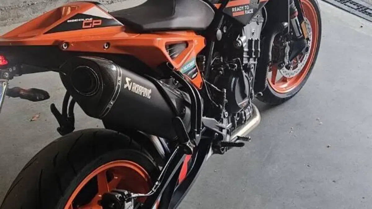 KTM 890 Duke GP (2022 - 23)  (2)