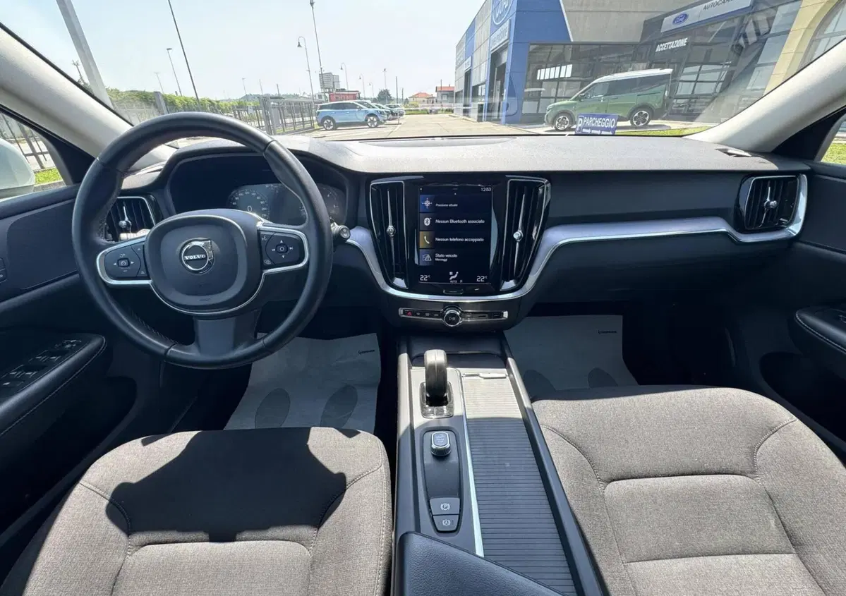 Volvo V60 B4 (d) Geartronic Momentum Business (14)