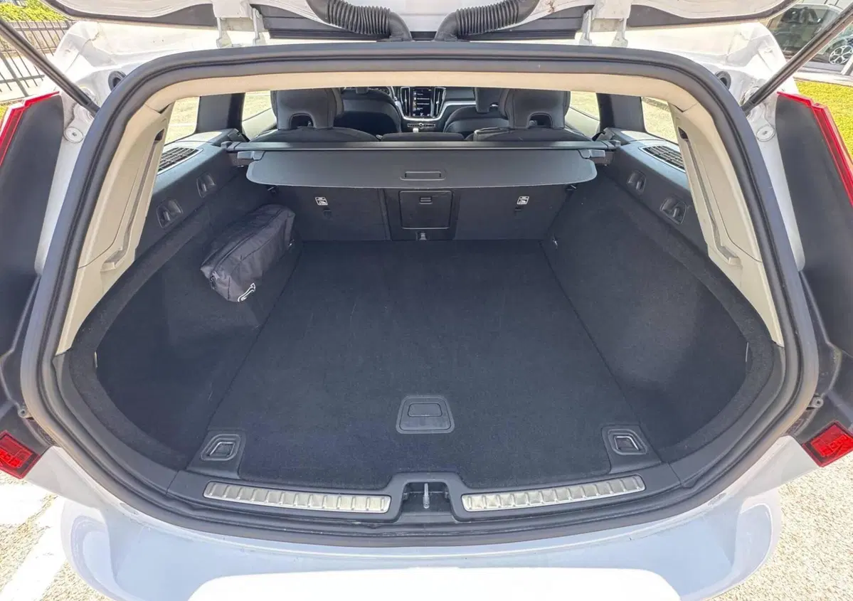 Volvo V60 B4 (d) Geartronic Momentum Business (6)