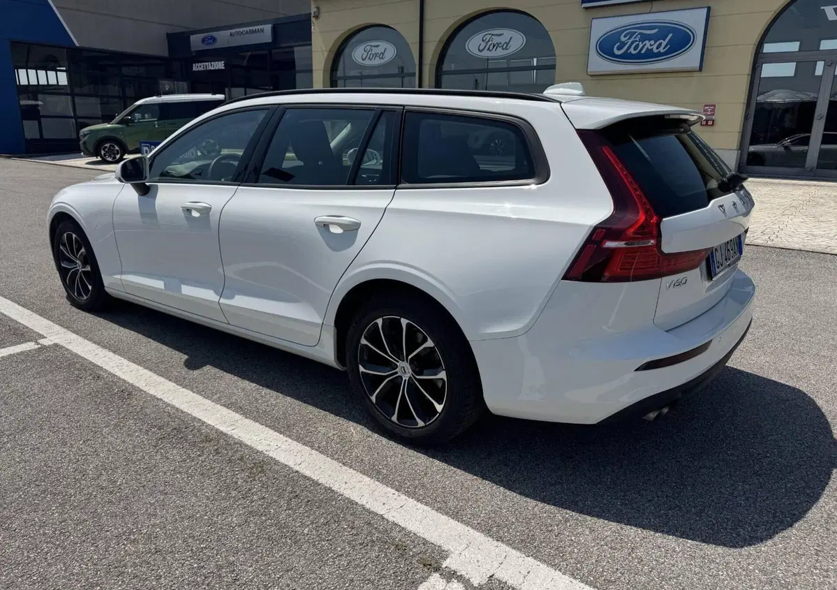 Volvo V60 B4 (d) Geartronic Momentum Business (4)