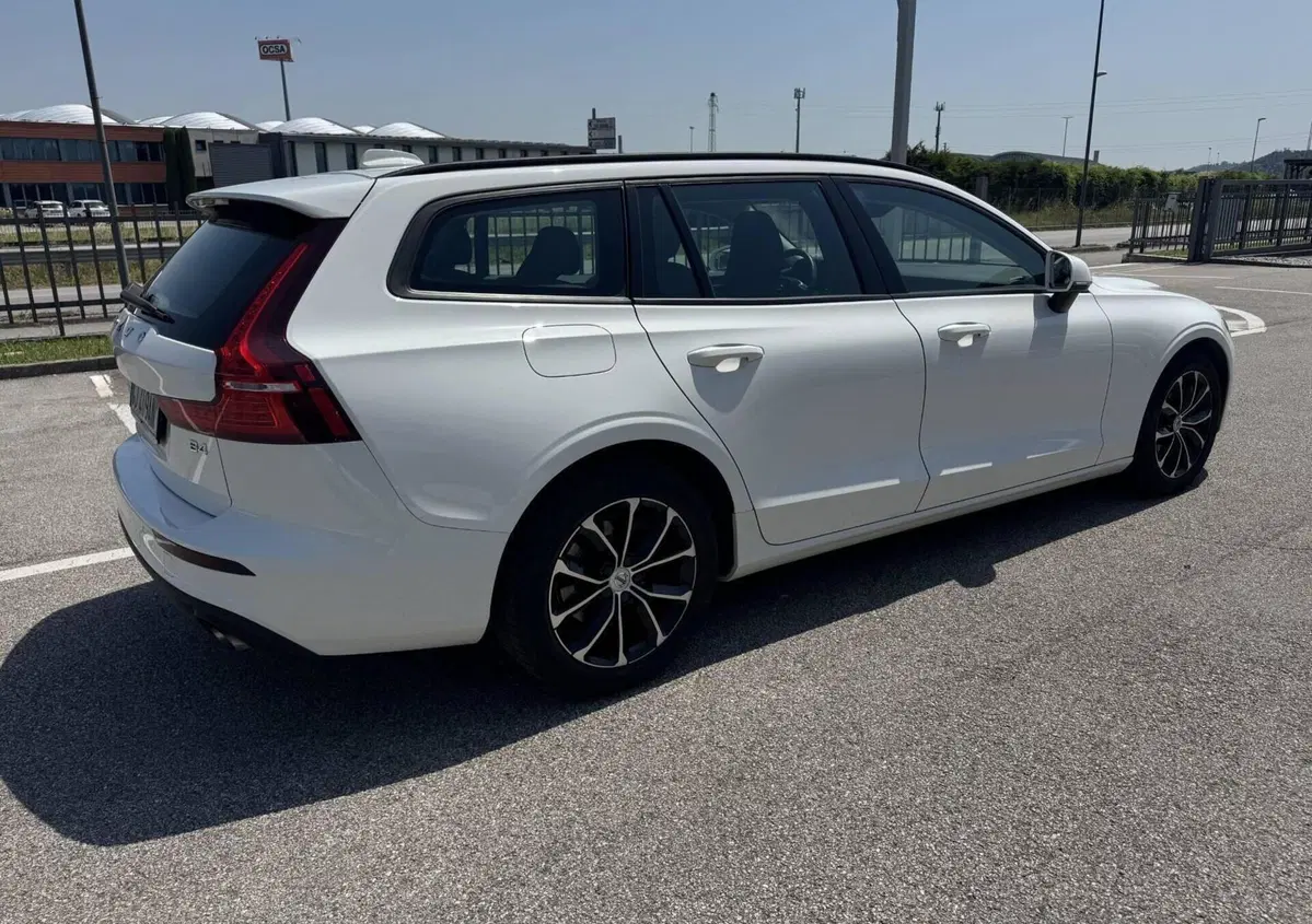 Volvo V60 B4 (d) Geartronic Momentum Business (3)