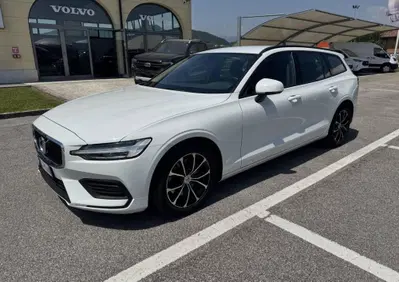 Volvo V60 B4 (d) Geartronic Momentum Business usata