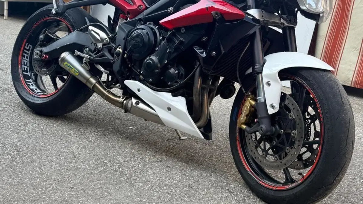 Triumph Street Triple R ABS (2013 - 17)  (4)