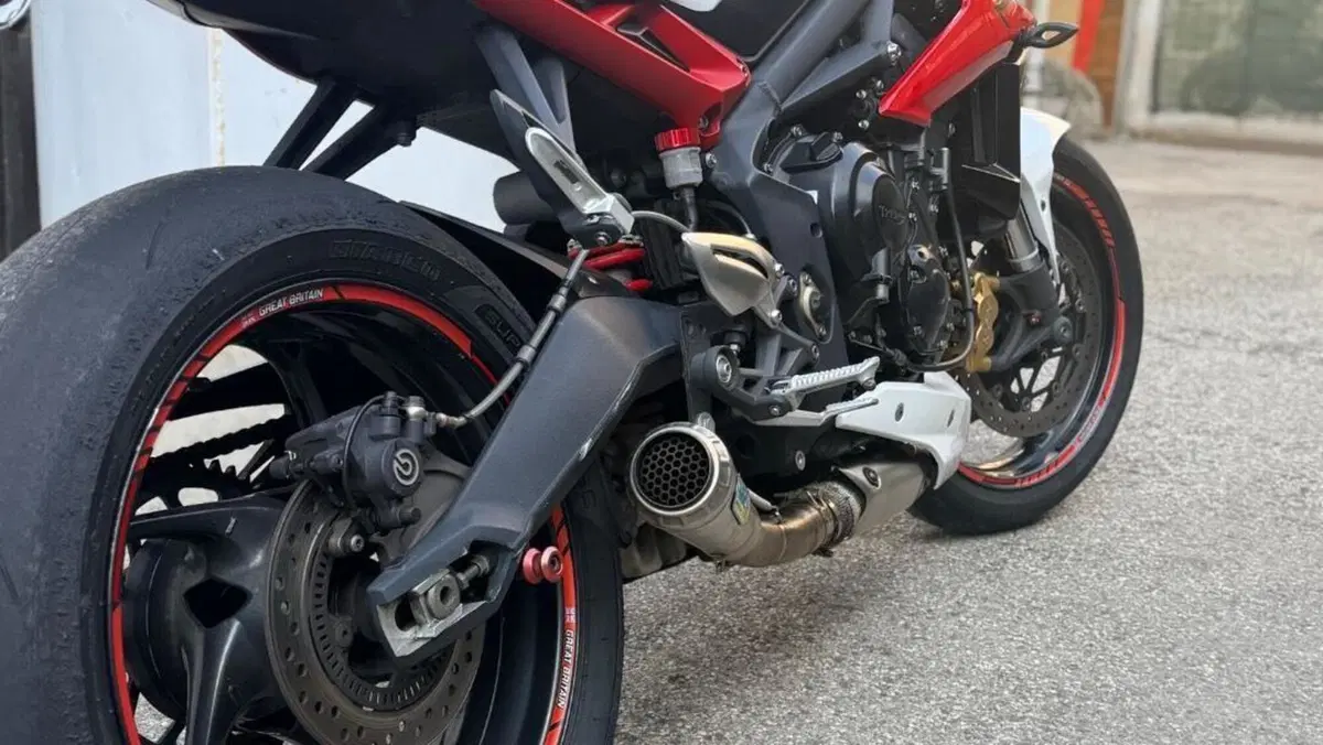 Triumph Street Triple R ABS (2013 - 17)  (5)