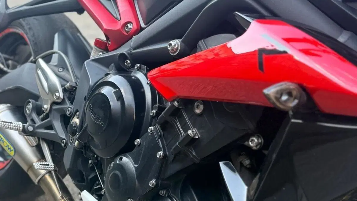 Triumph Street Triple R ABS (2013 - 17)  (8)