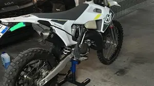 Husqvarna TE 150i (2022)  (2)