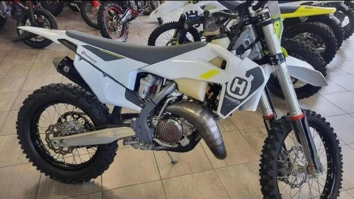 Husqvarna TE 150i (2022)  (3)