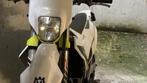 Husqvarna TE 150i (2022)  (4)