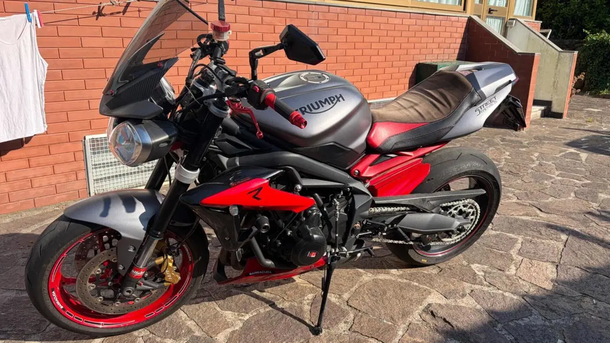 Triumph Street Triple R ABS (2013 - 17)  (2)