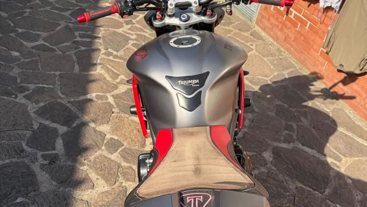Triumph Street Triple R ABS (2013 - 17)  (4)