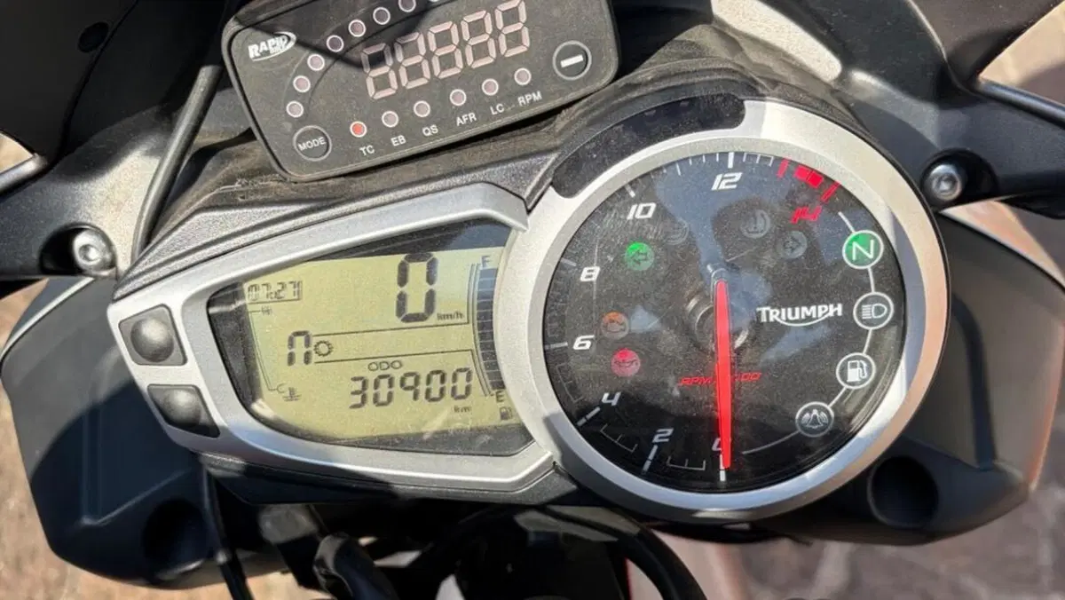 Triumph Street Triple R ABS (2013 - 17)  (5)