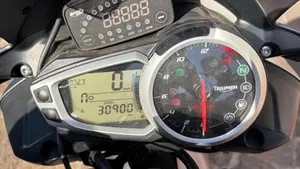 Triumph Street Triple R ABS (2013 - 17)  (5)