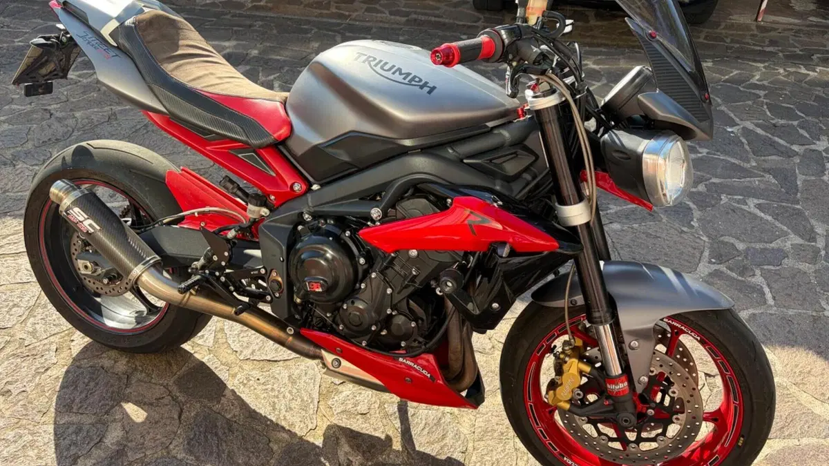 Triumph Street Triple R ABS (2013 - 17)  (6)