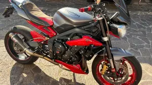 Triumph Street Triple R ABS (2013 - 17)  (6)