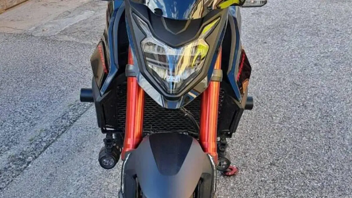 Honda CB 750 Hornet (2023 - 24)  (2)