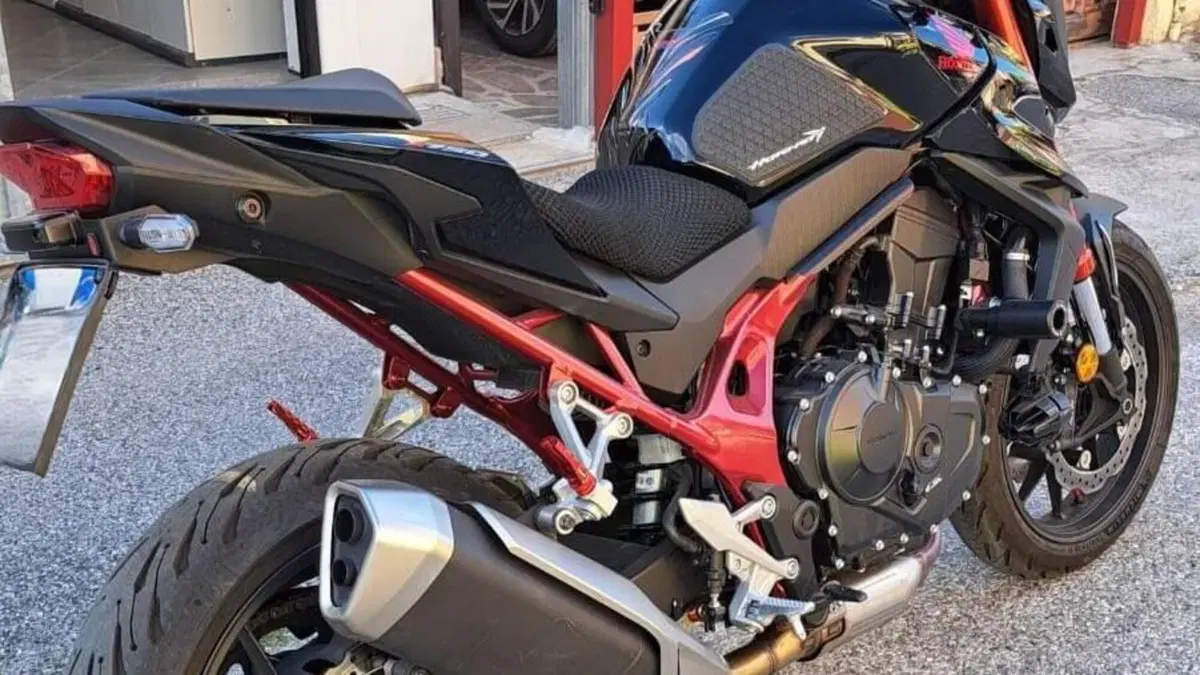 Honda CB 750 Hornet (2023 - 24)  (4)