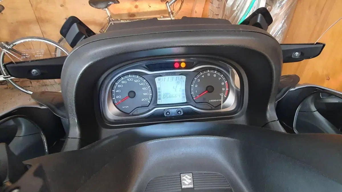 Suzuki Burgman AN 650 Executive (2017 - 20)  (3)