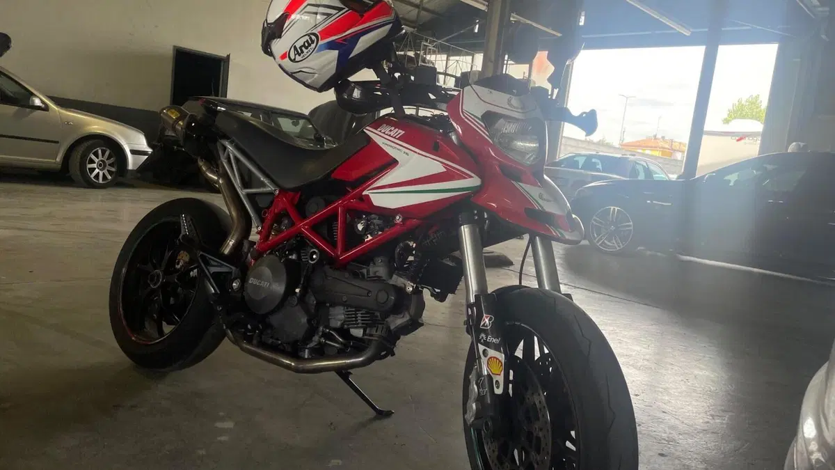 Ducati Hypermotard 796 (2012) 